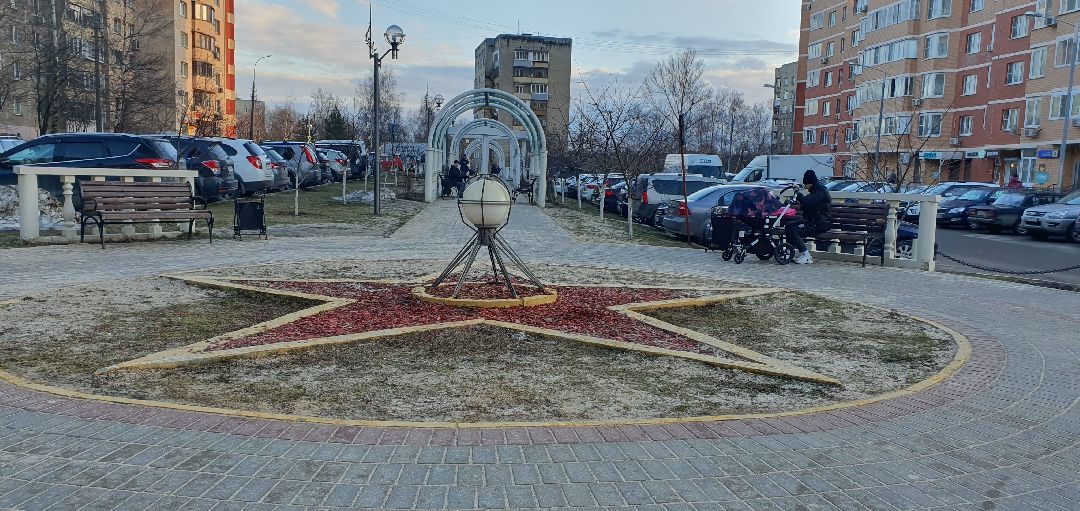 озеленение, Дзержинский, клумбы, высадка кустарников