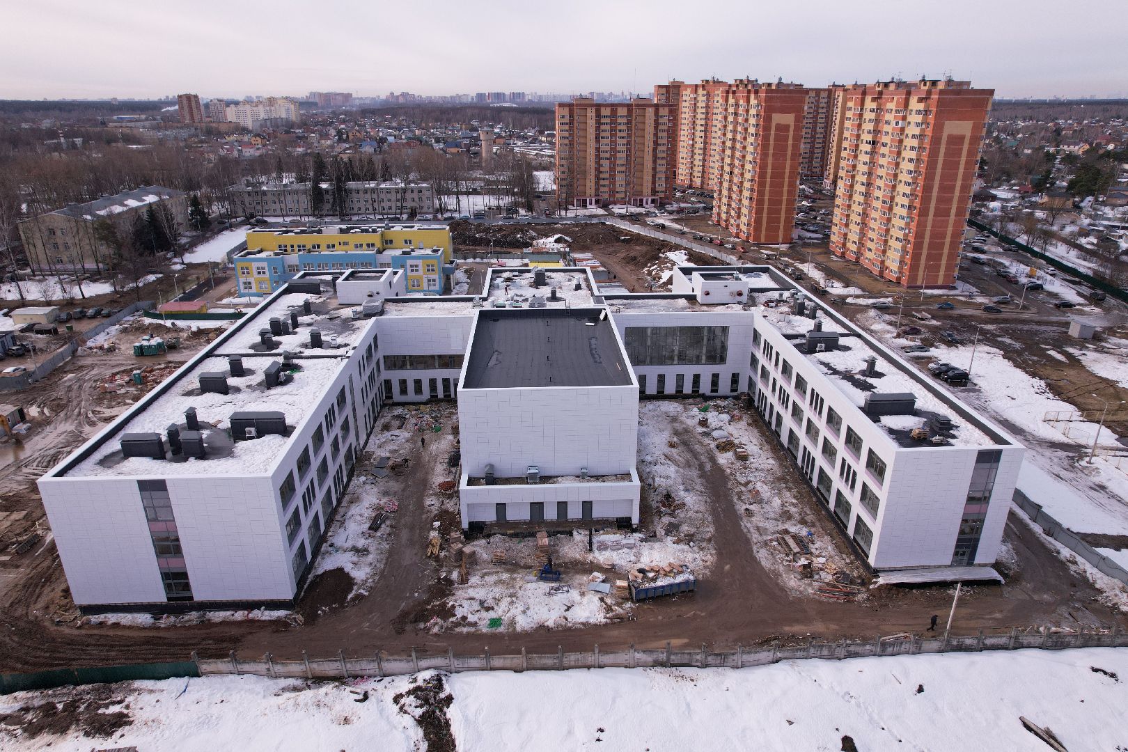 видео с коптера, щёлково, строительство, школа,