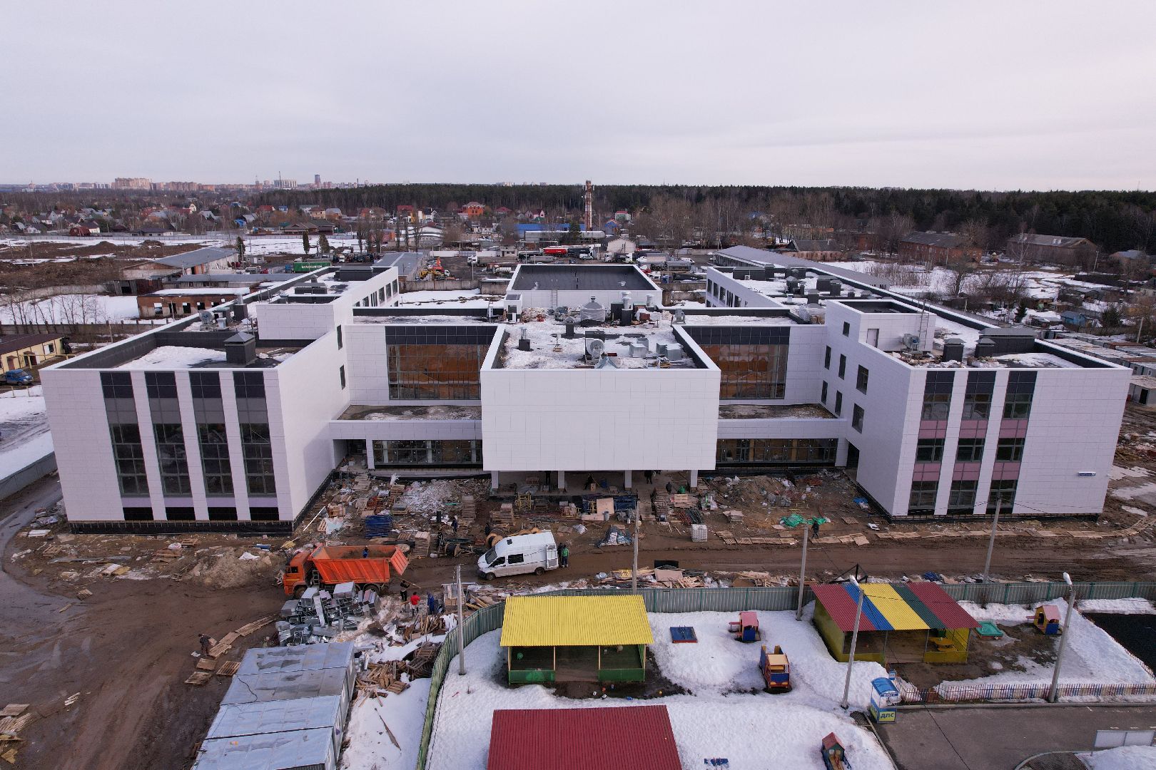 видео с коптера, щёлково, строительство, школа,