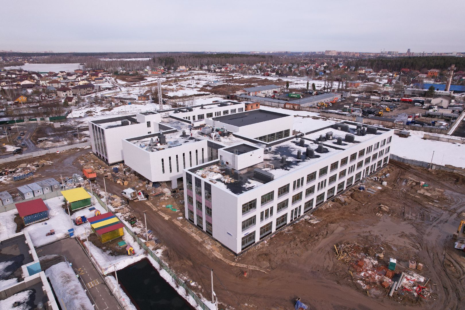 видео с коптера, щёлково, строительство, школа,