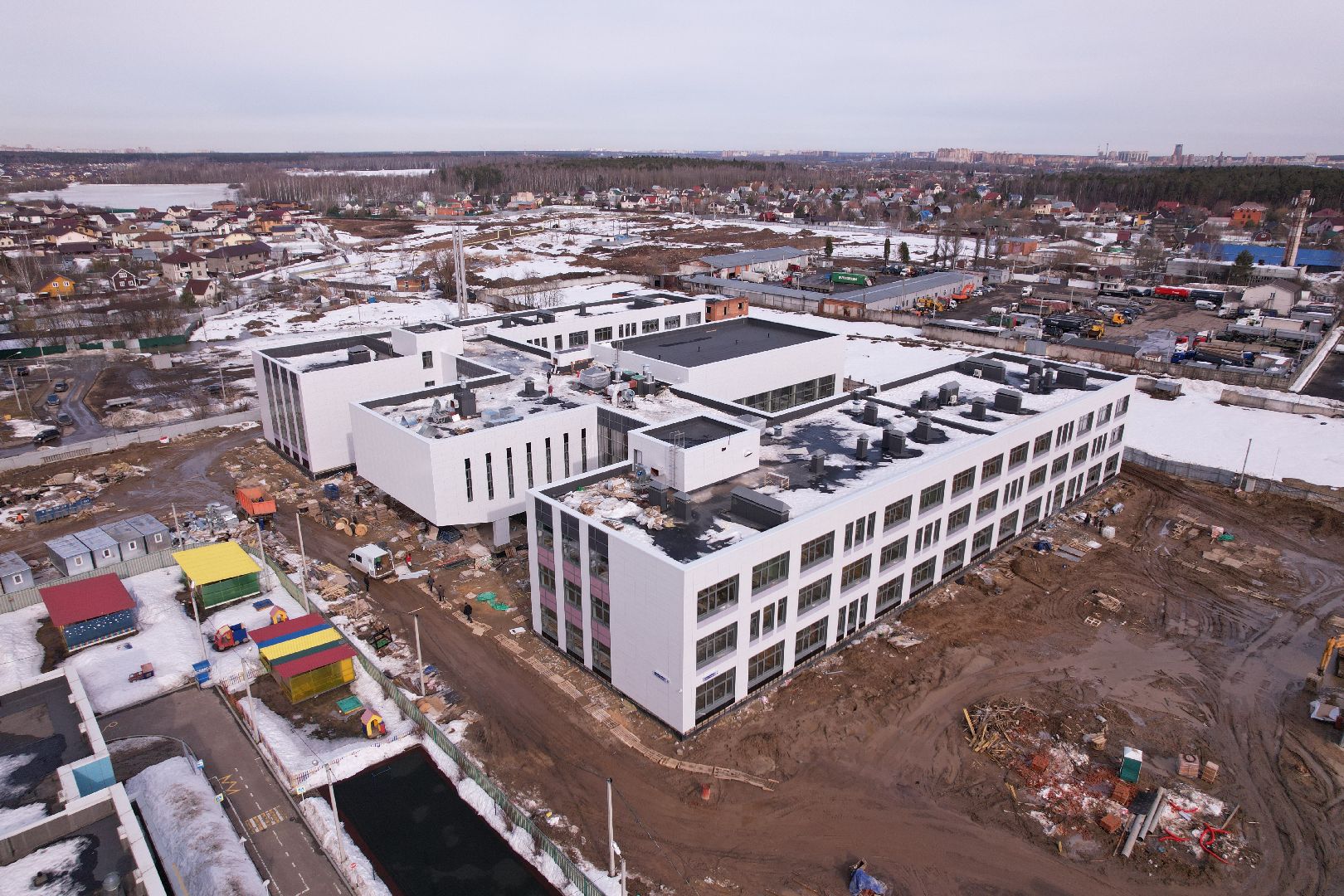 видео с коптера, щёлково, строительство, школа,