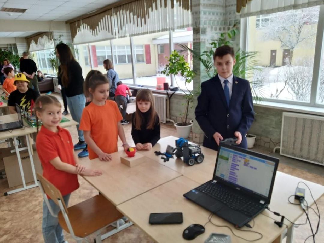 Робототехника, робопёс, программирование, Власиха, олимпиада, Точка роста