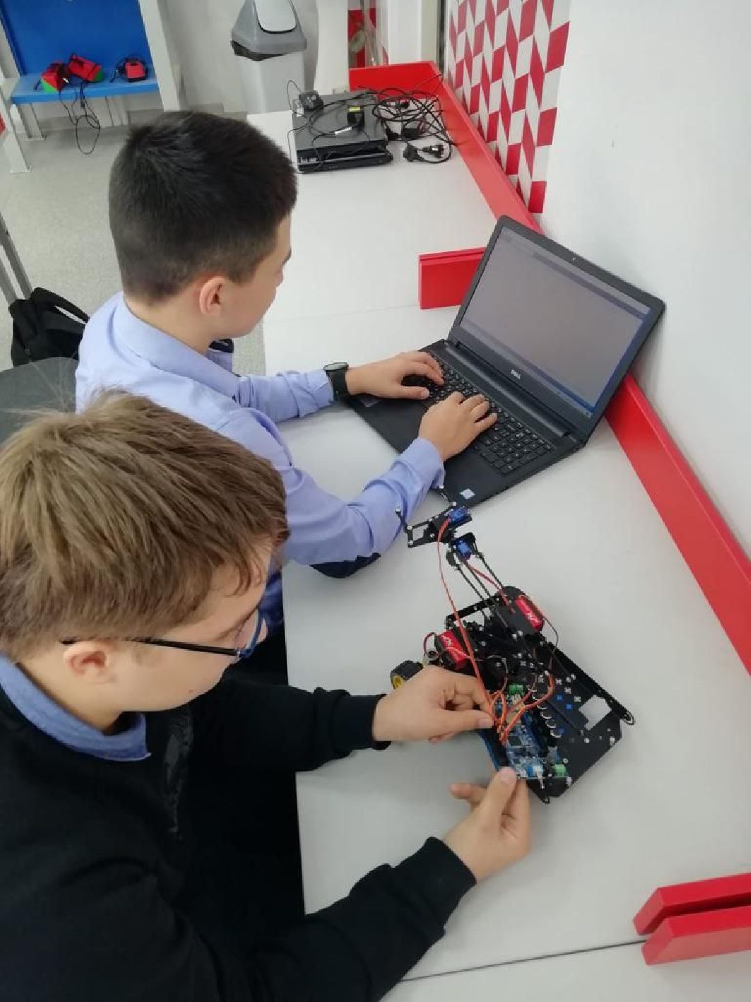 Робототехника, робопёс, программирование, Власиха, олимпиада, Точка роста