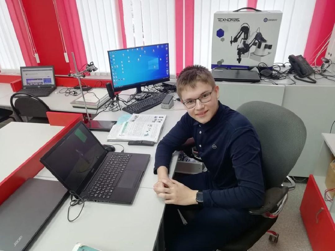 Робототехника, робопёс, программирование, Власиха, олимпиада, Точка роста