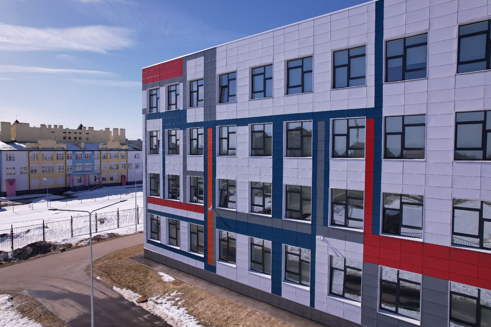 видео с коптера, лицей, школа,