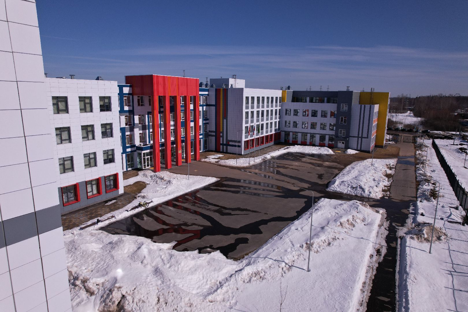 видео с коптера, лицей, школа,