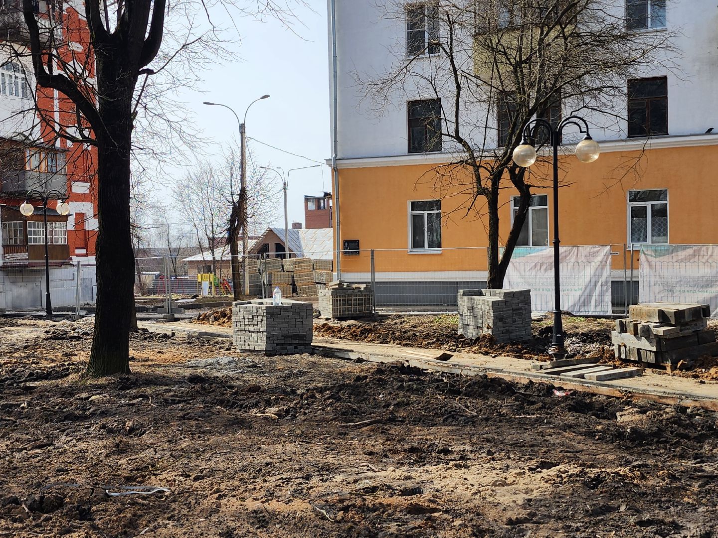 серпухов, сквер на северной площади, благоустройство, светильник, дорожки, национальные проекты,