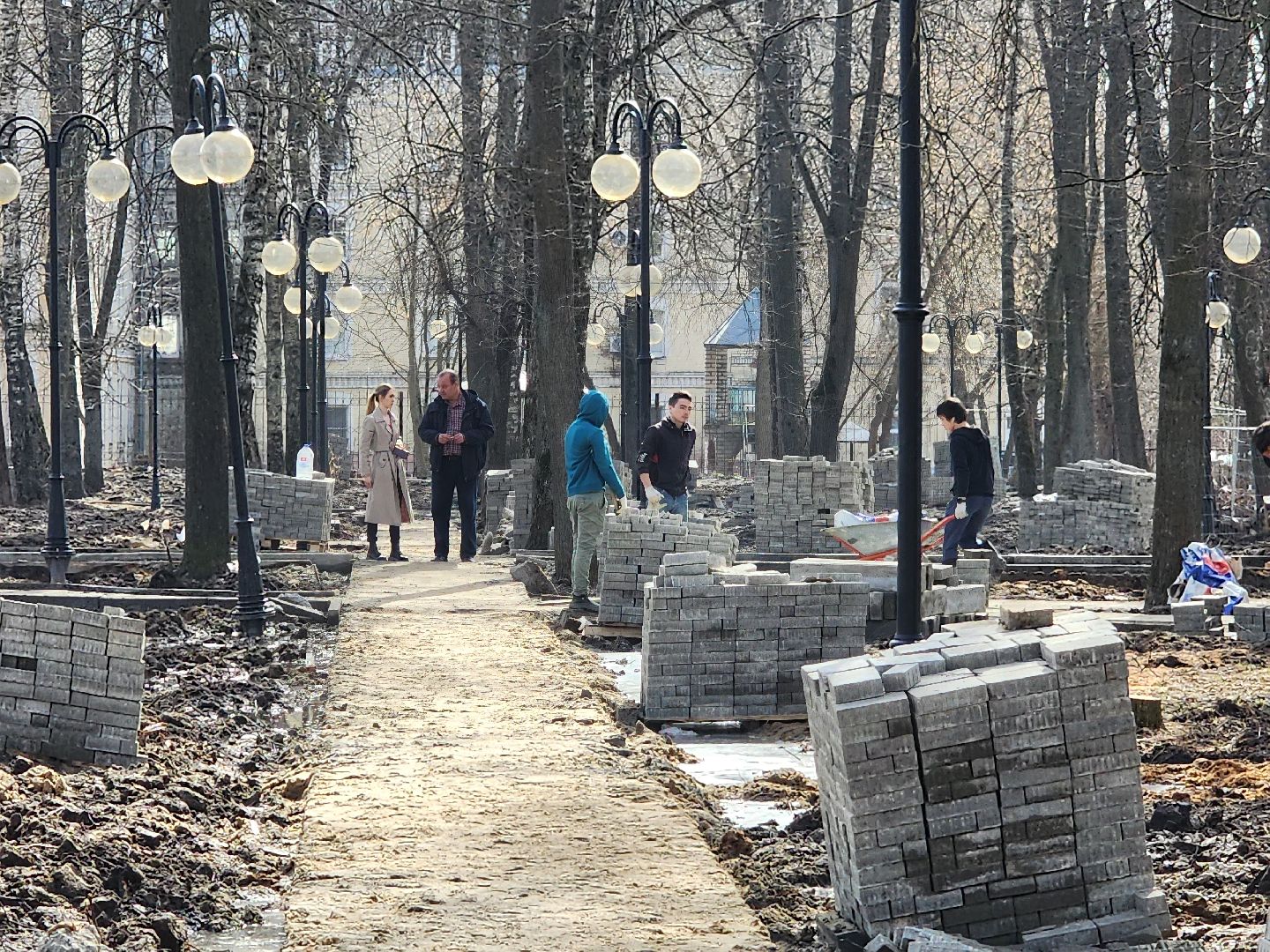 серпухов, сквер на северной площади, благоустройство, светильник, дорожки, национальные проекты,