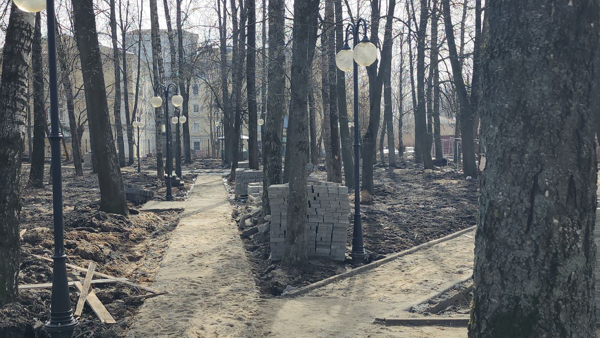 серпухов, сквер на северной площади, благоустройство, светильник, дорожки, национальные проекты,