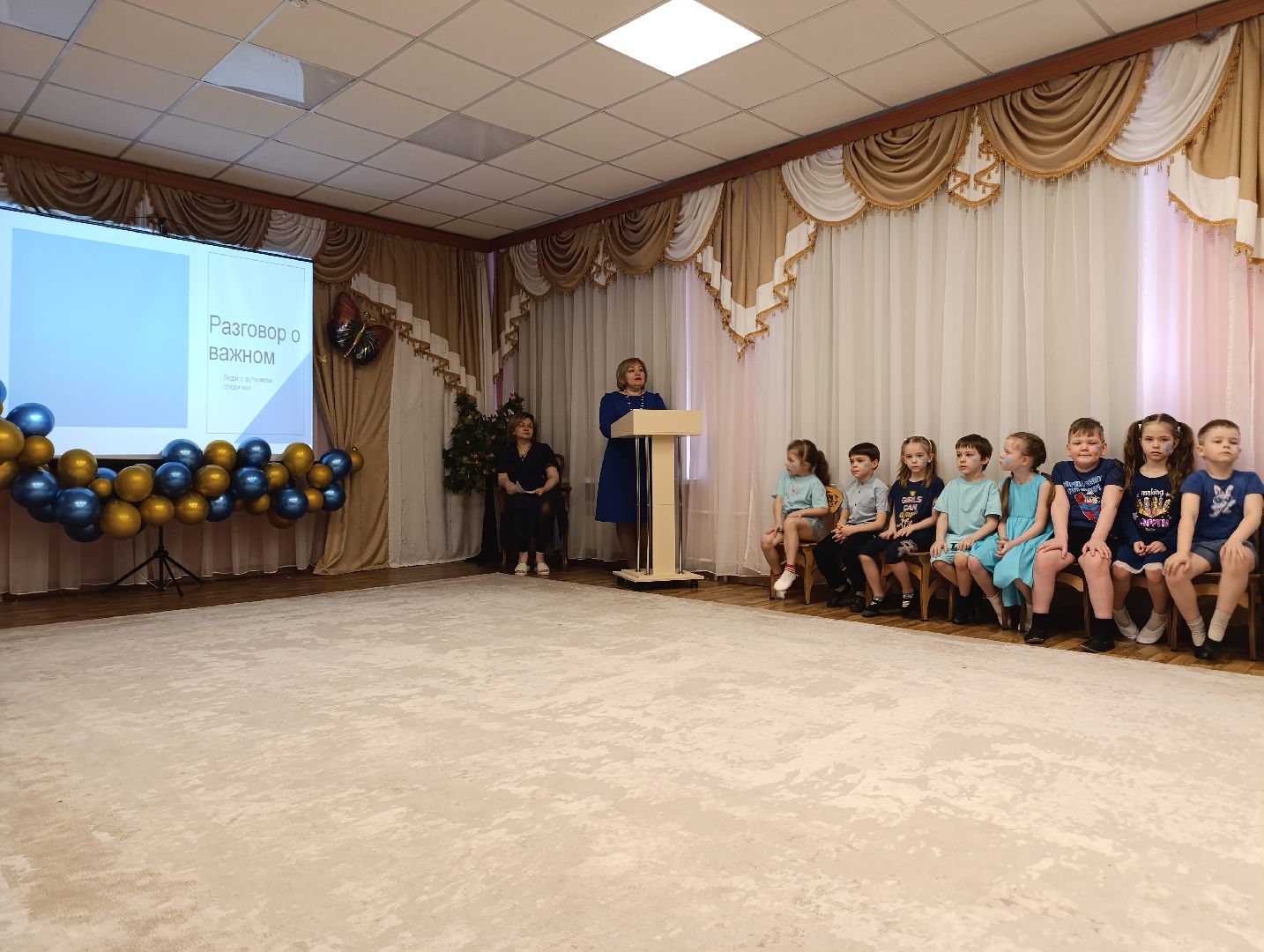 Бронницы, Всемирный день аутизма, Акция зажги синим, Детский сад Конфетти-Совхоз,