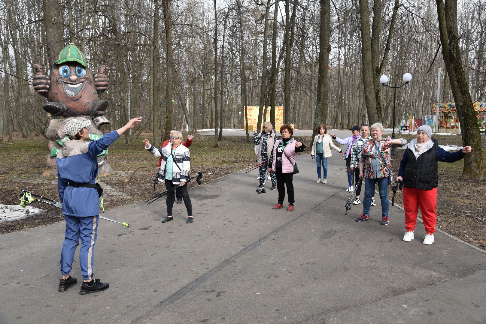 лотошино, лотошинский парк, активное долголетие, скандинавская ходьба,