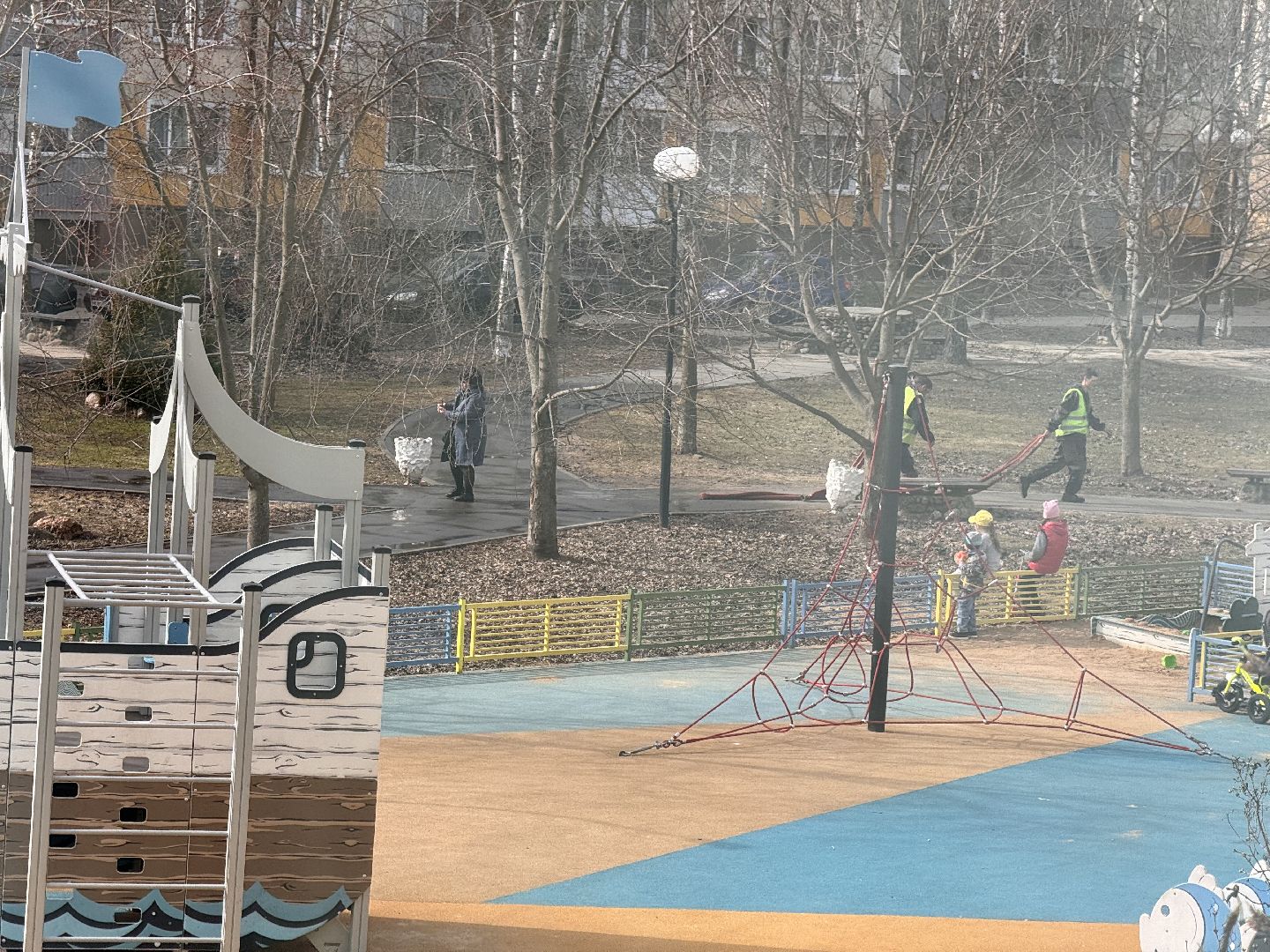 шаховская, уборка города, уборка дворов, уборка дворов после зимы,