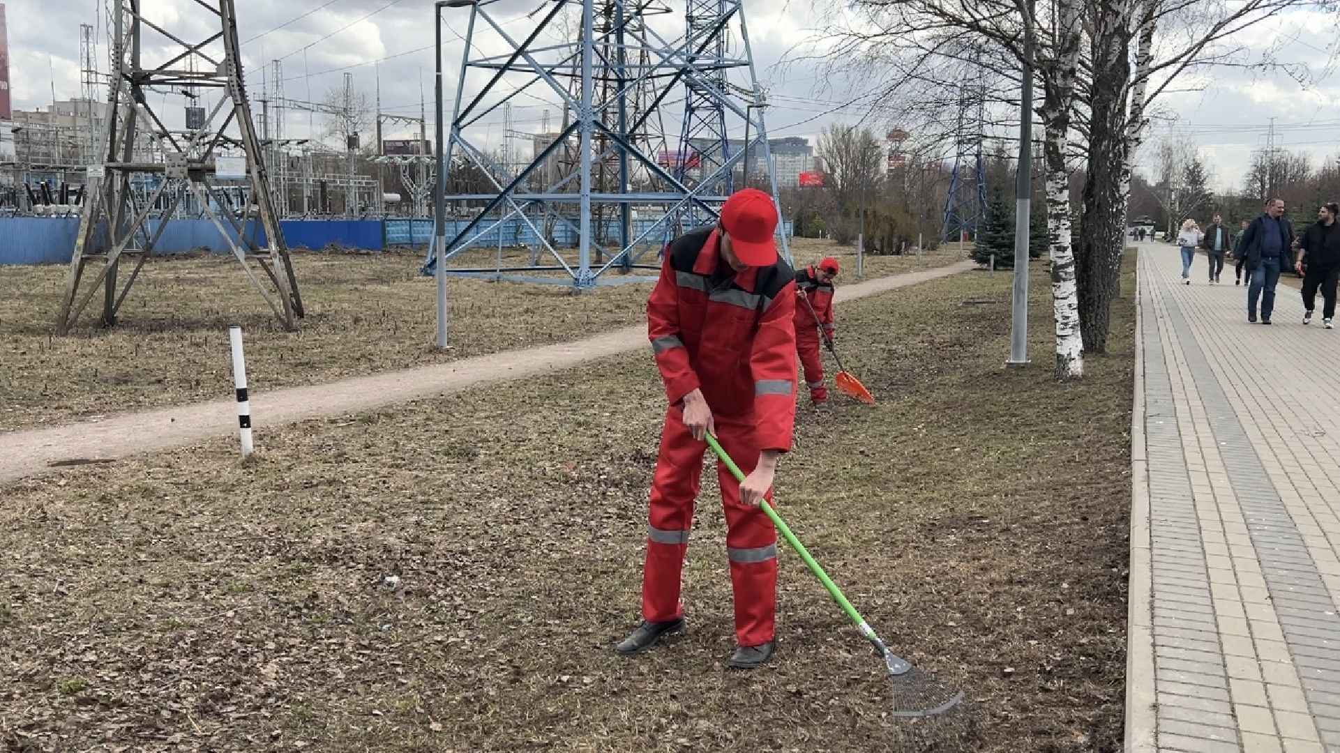 химки, месяц чистоты и благоустройства, благоустройство, уборка общественных территорий, уборка парка,