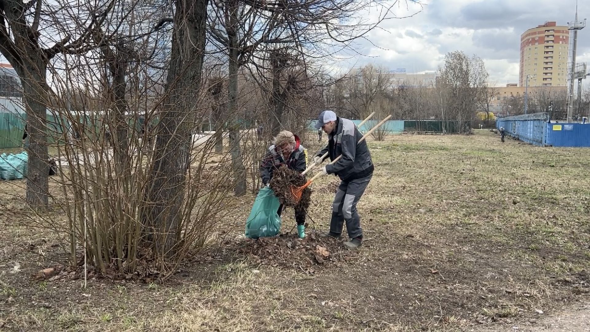 химки, месяц чистоты и благоустройства, благоустройство, уборка общественных территорий, уборка парка,