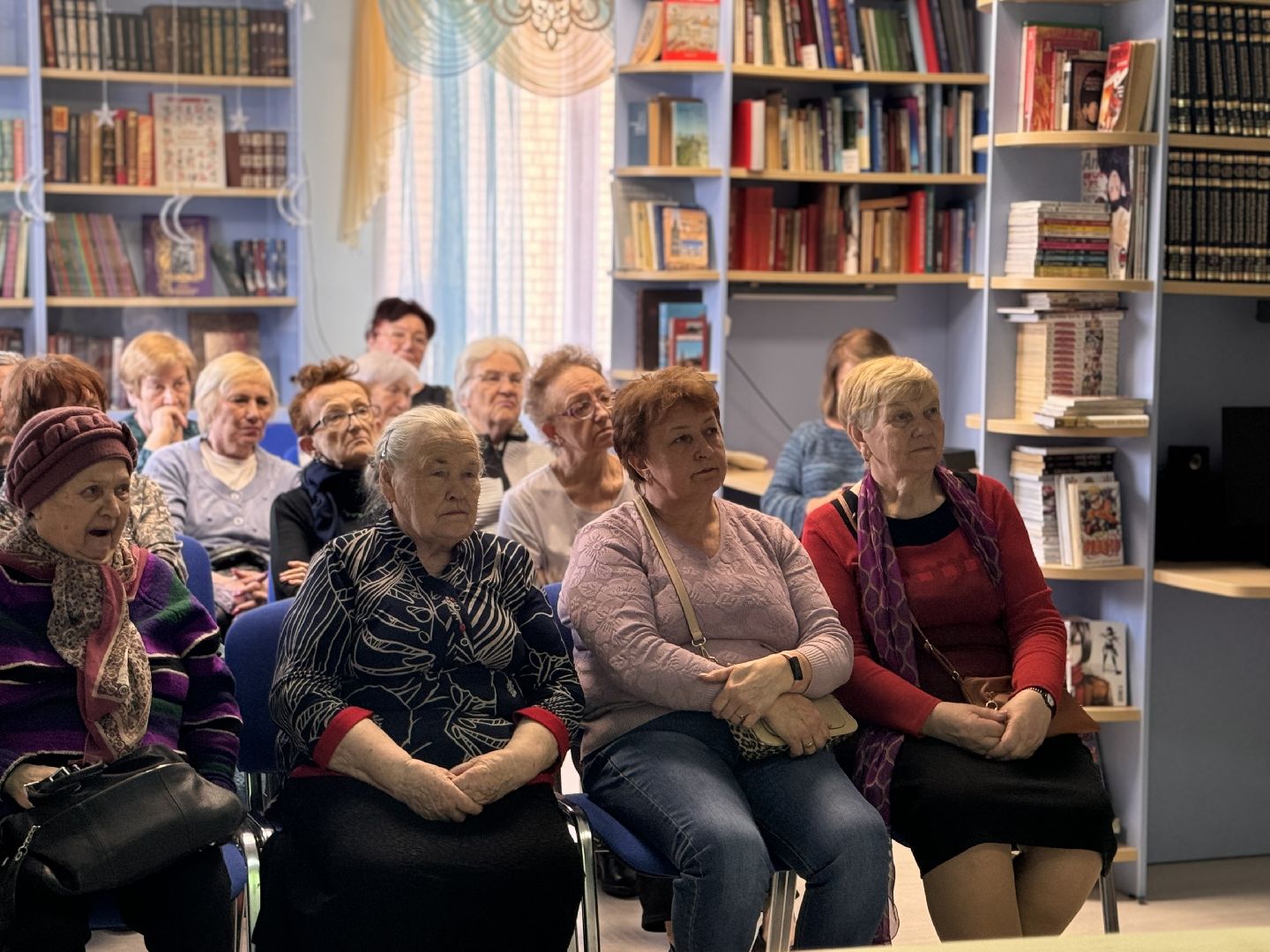 нутрициология, библиотека, лекция в библиотеке,