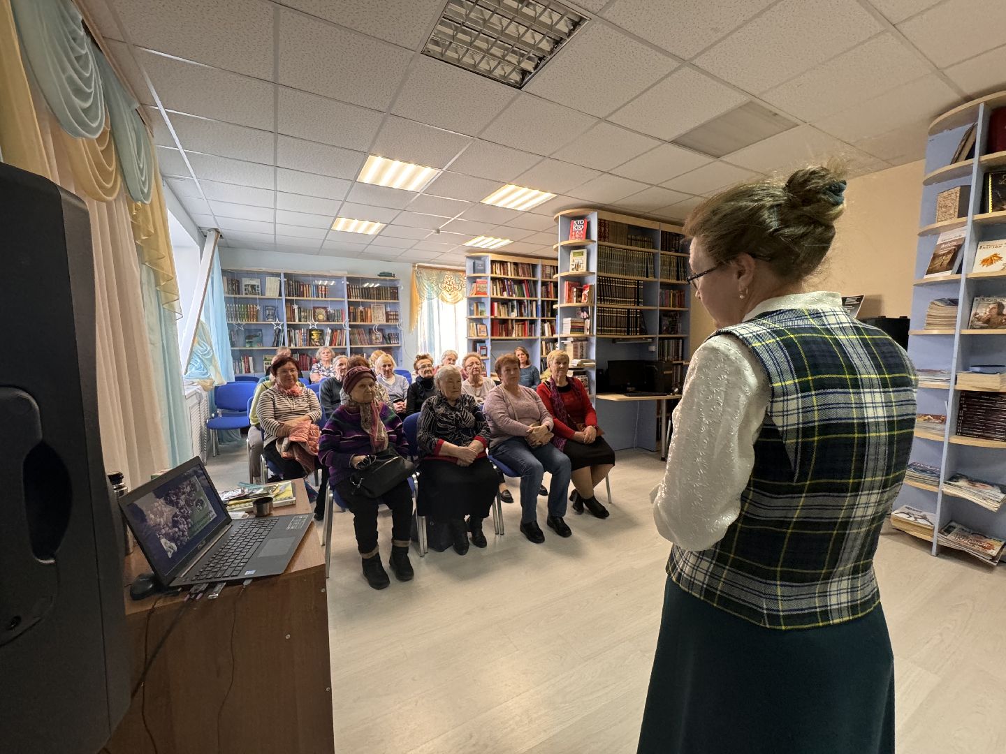 нутрициология, библиотека, лекция в библиотеке,