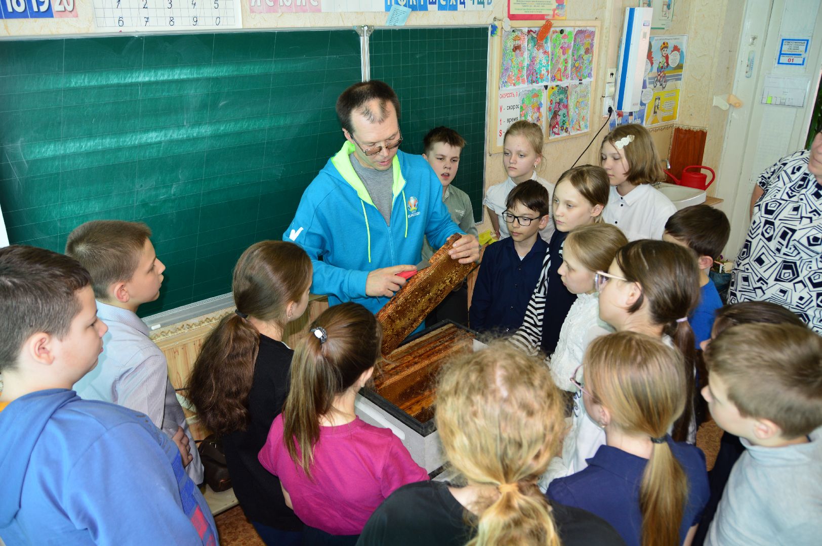 шатура, классный час, профессия родителей,пчеловод, работа мечты, село Петровское, школа 4,Селиверстов, Сильвестр,