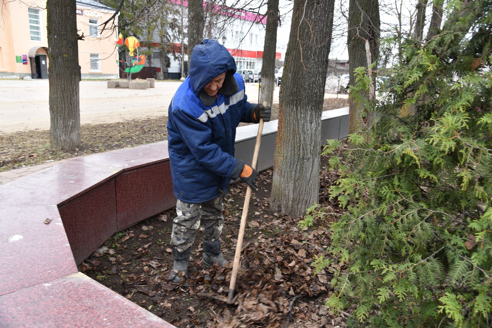 лотошино, сквер победы, благоустройство, уборка дорог,