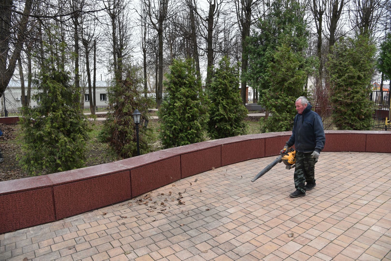 лотошино, сквер победы, благоустройство, уборка дорог,