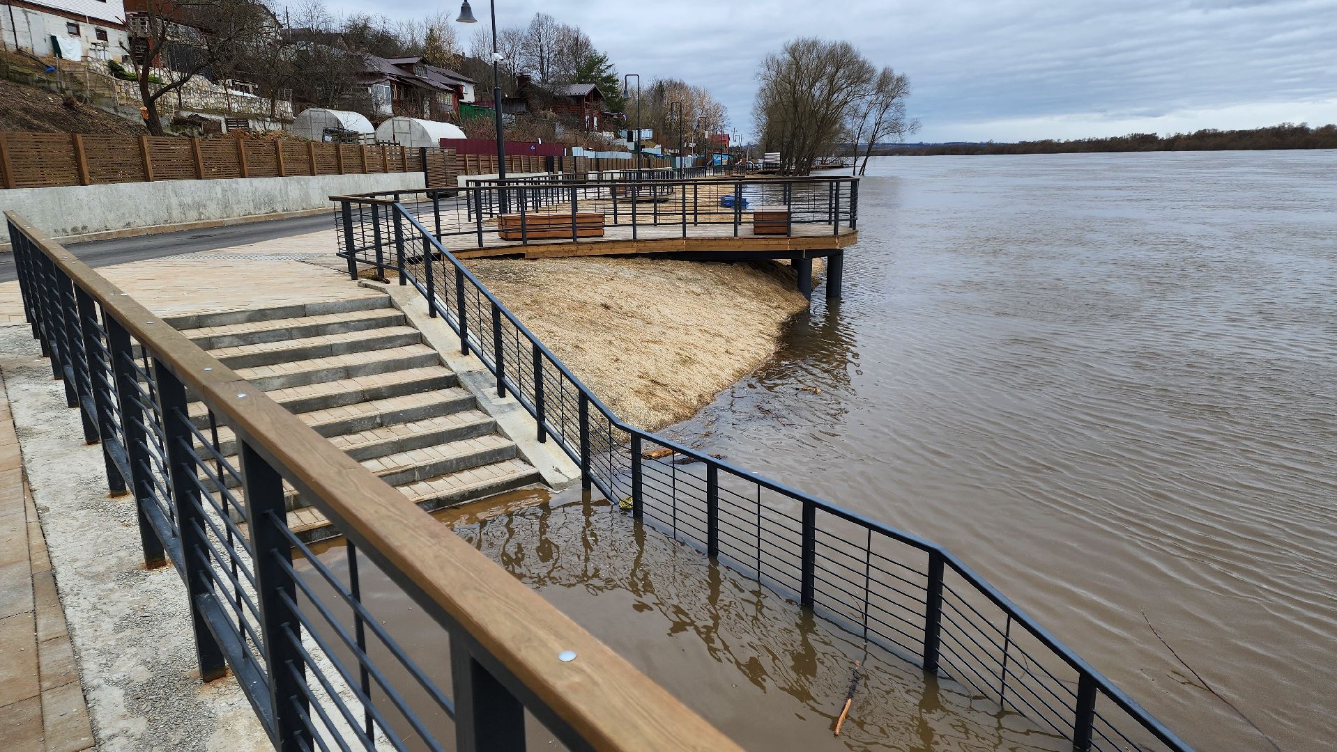 кашира, водно-спасательная станция, набережная оки, река ока, паводок, спасатели,