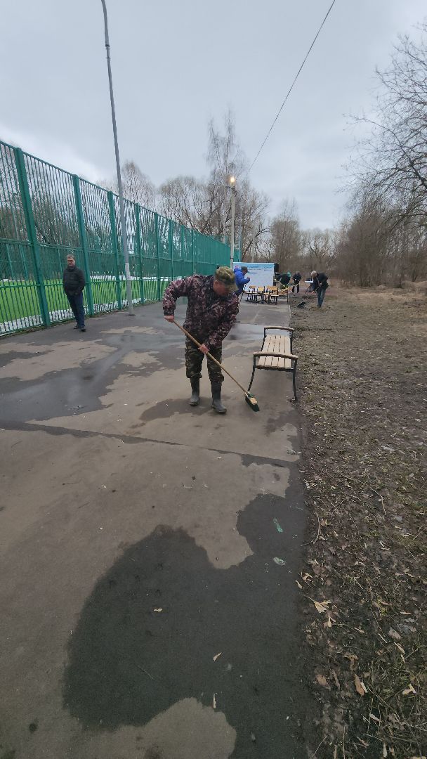 долгопрудный, островок, уборка города, Улица Речная, спортивная площадка,