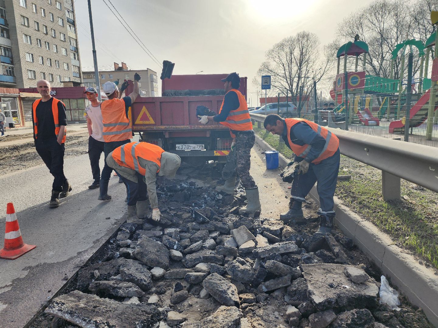 серпухов, подмосковье, благоустройство, меняют асфальт,