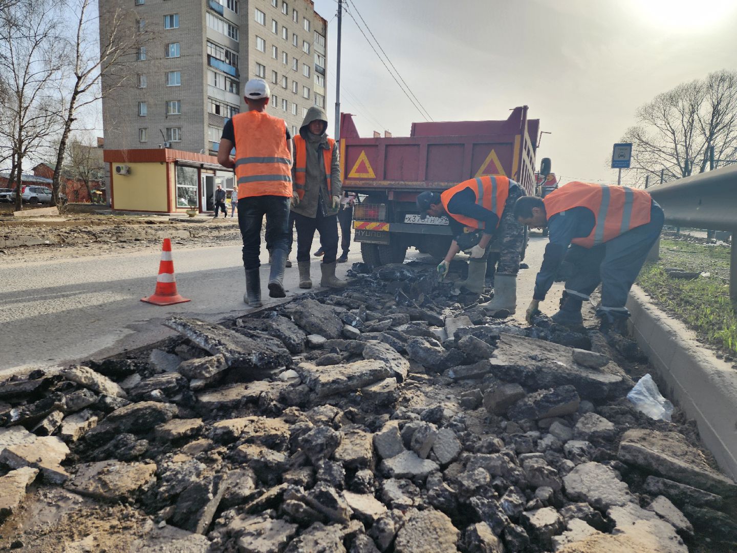 серпухов, подмосковье, благоустройство, меняют асфальт,