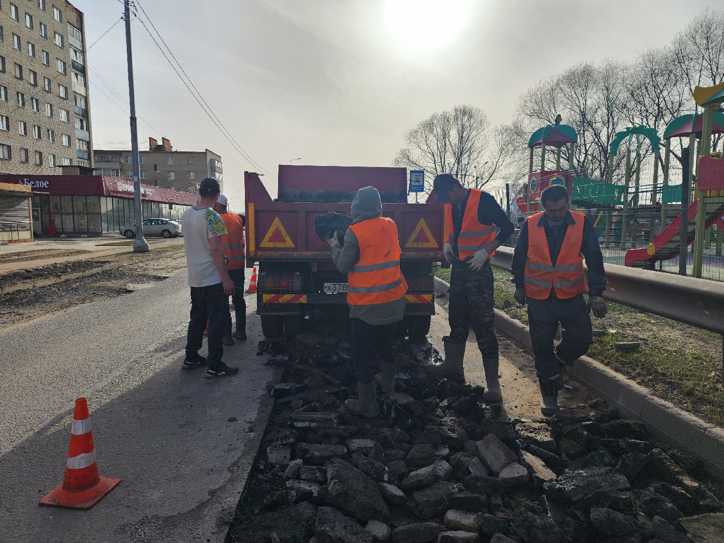серпухов, подмосковье, благоустройство, меняют асфальт,