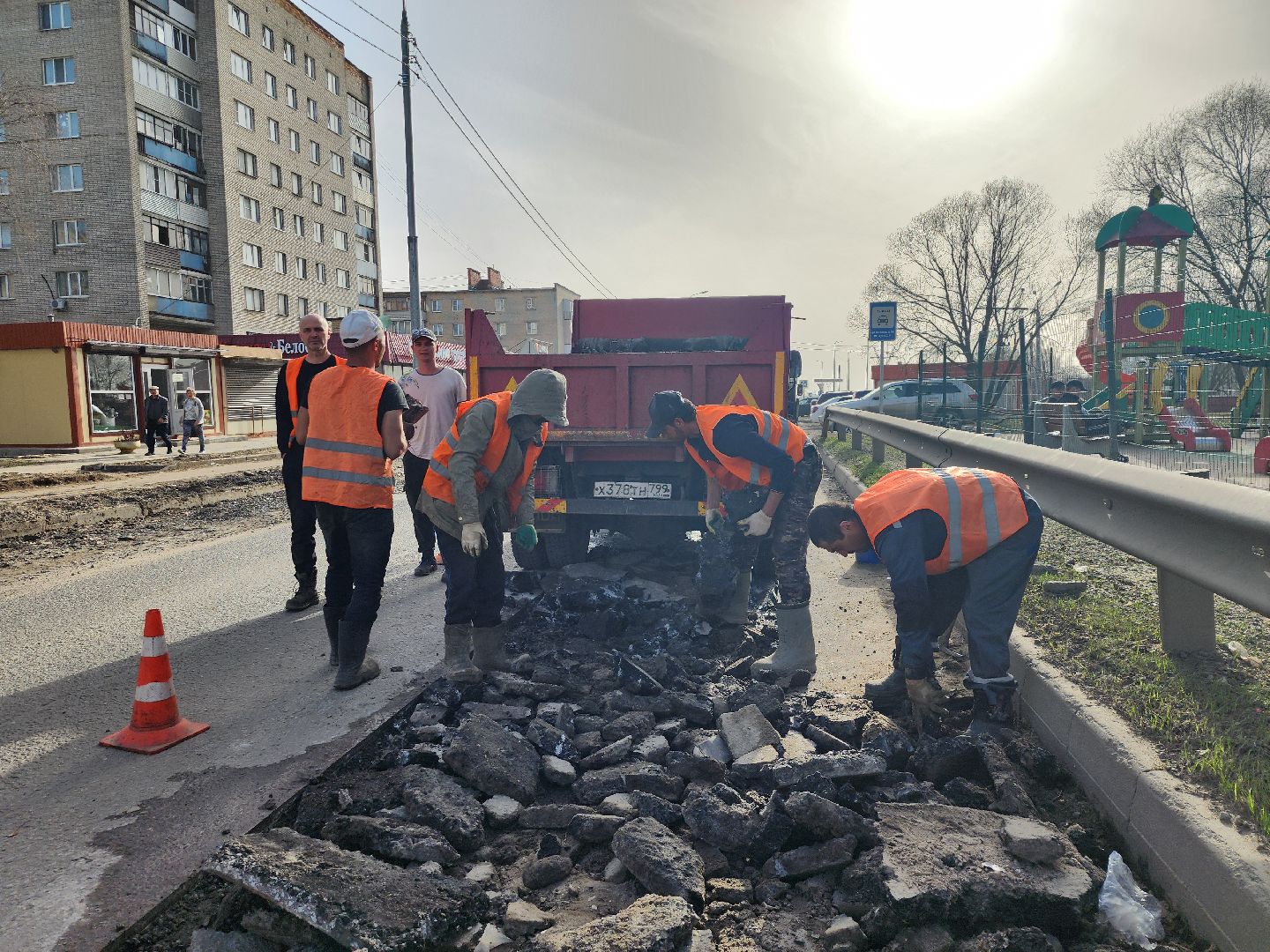 серпухов, подмосковье, благоустройство, меняют асфальт,