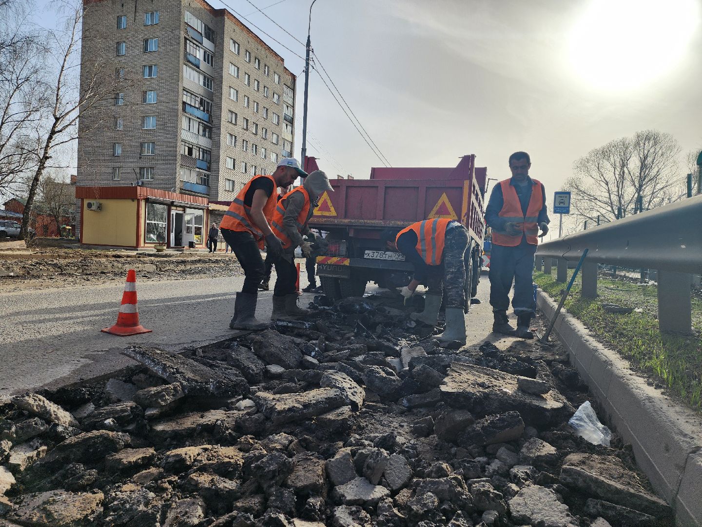 серпухов, подмосковье, благоустройство, меняют асфальт,