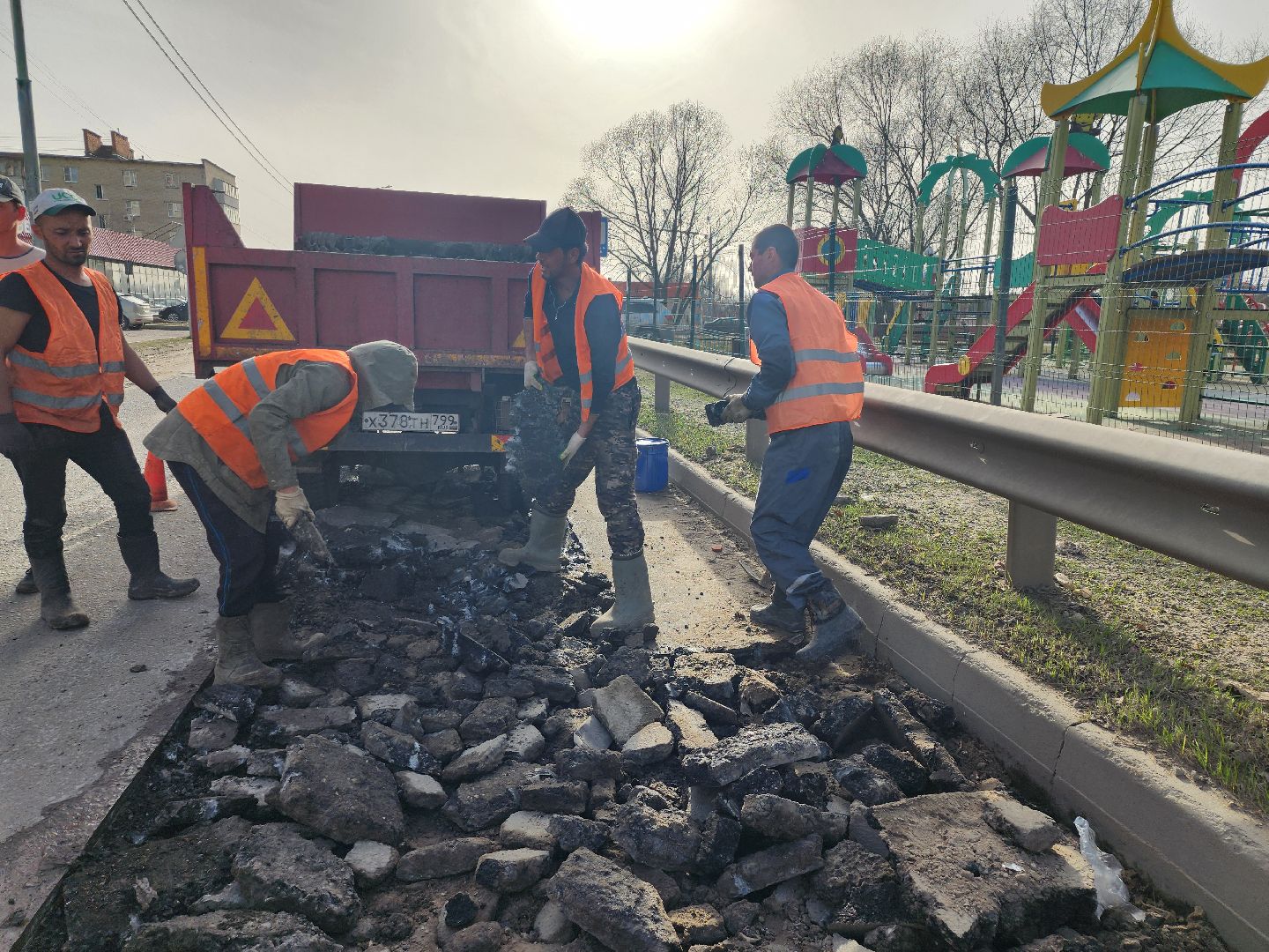 серпухов, подмосковье, благоустройство, меняют асфальт,