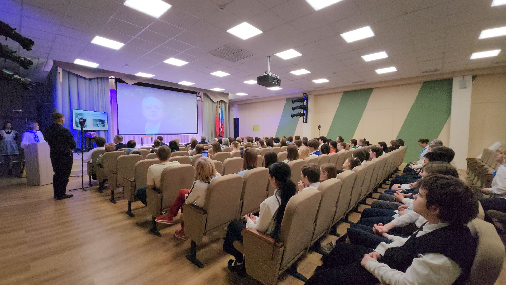 Школа, Скульптура, лобня,