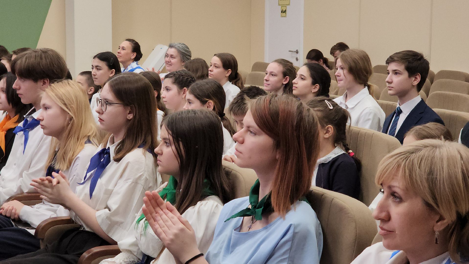 Школа, Скульптура, лобня,