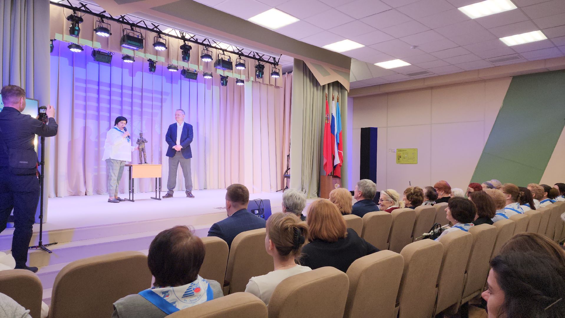 Школа, Скульптура, лобня,