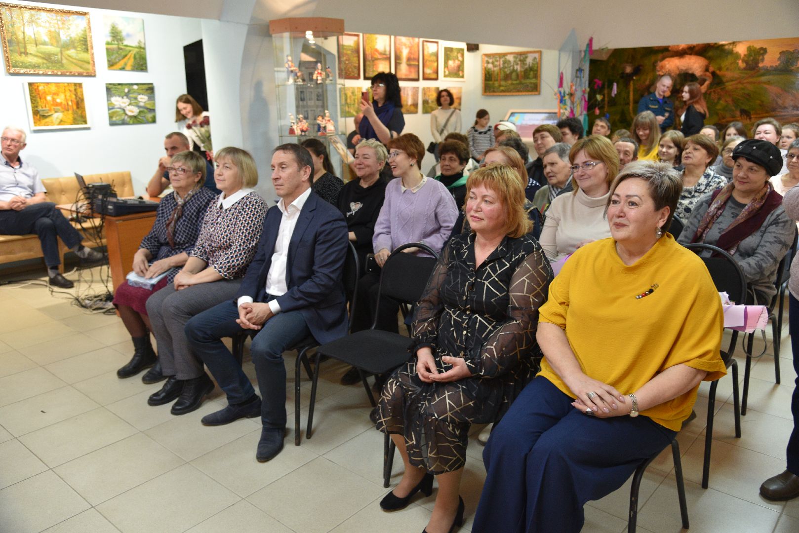 лотошино, лотошинский музей, выставка картин,