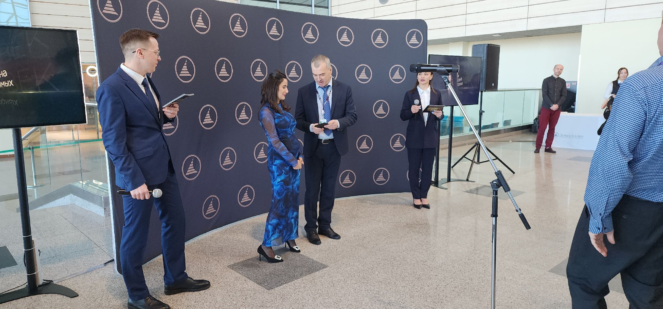 Человек года, Галерея Славы, аэропорт домодедово,