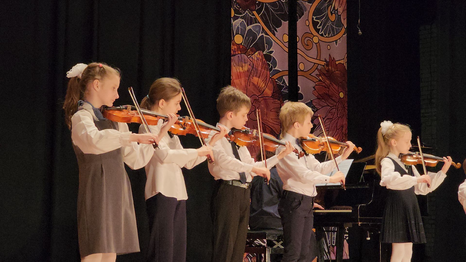 кашира, отчетный концерт, детская школа искусств, дк им ленина, хор, оркестр, сольные номера,