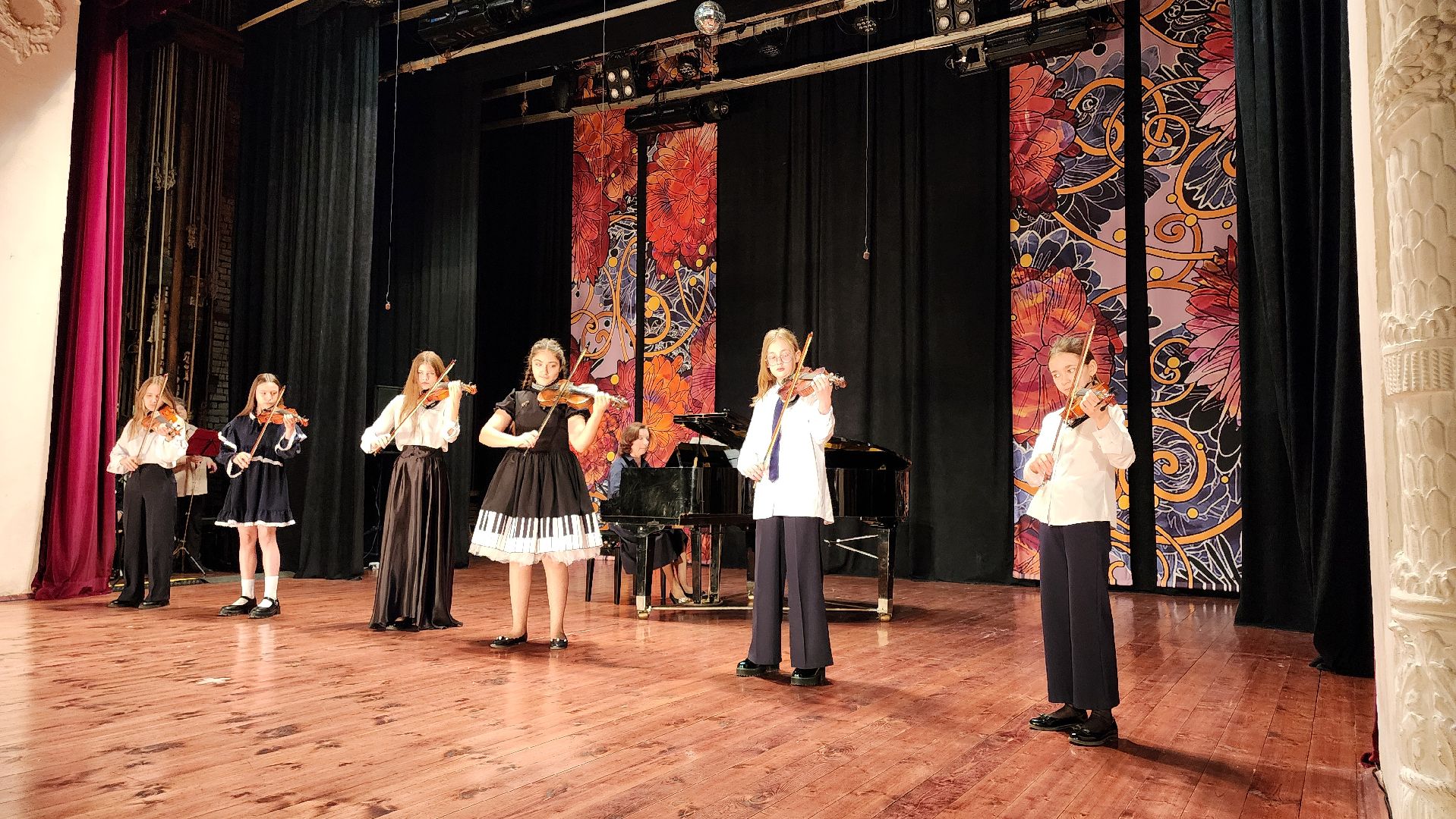 кашира, отчетный концерт, детская школа искусств, дк им ленина, хор, оркестр, сольные номера,