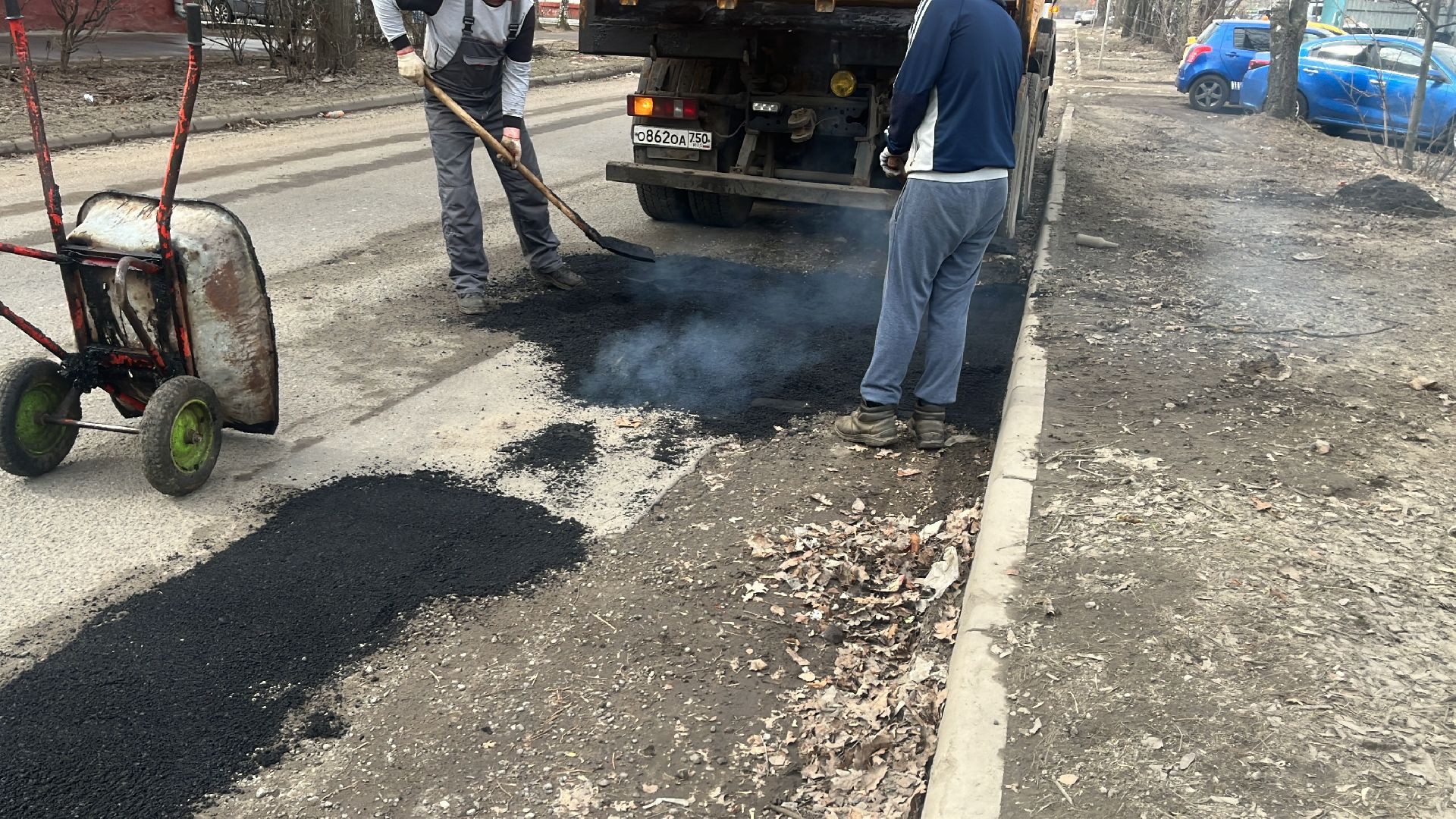 ямы, ямочный ремонт, ремонт дорог, ремонт дороги,