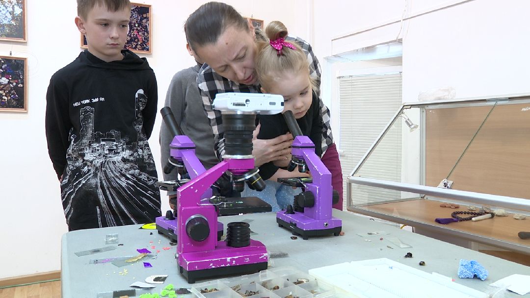 Реутов, музей, выставка, минералы, микроскоп, озеро Байкал