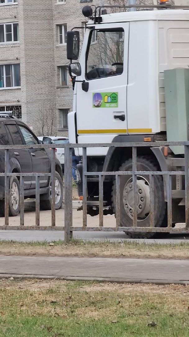 Дубна, Уборка города, Благоустройство, машинная уборка, Поливальная машина,