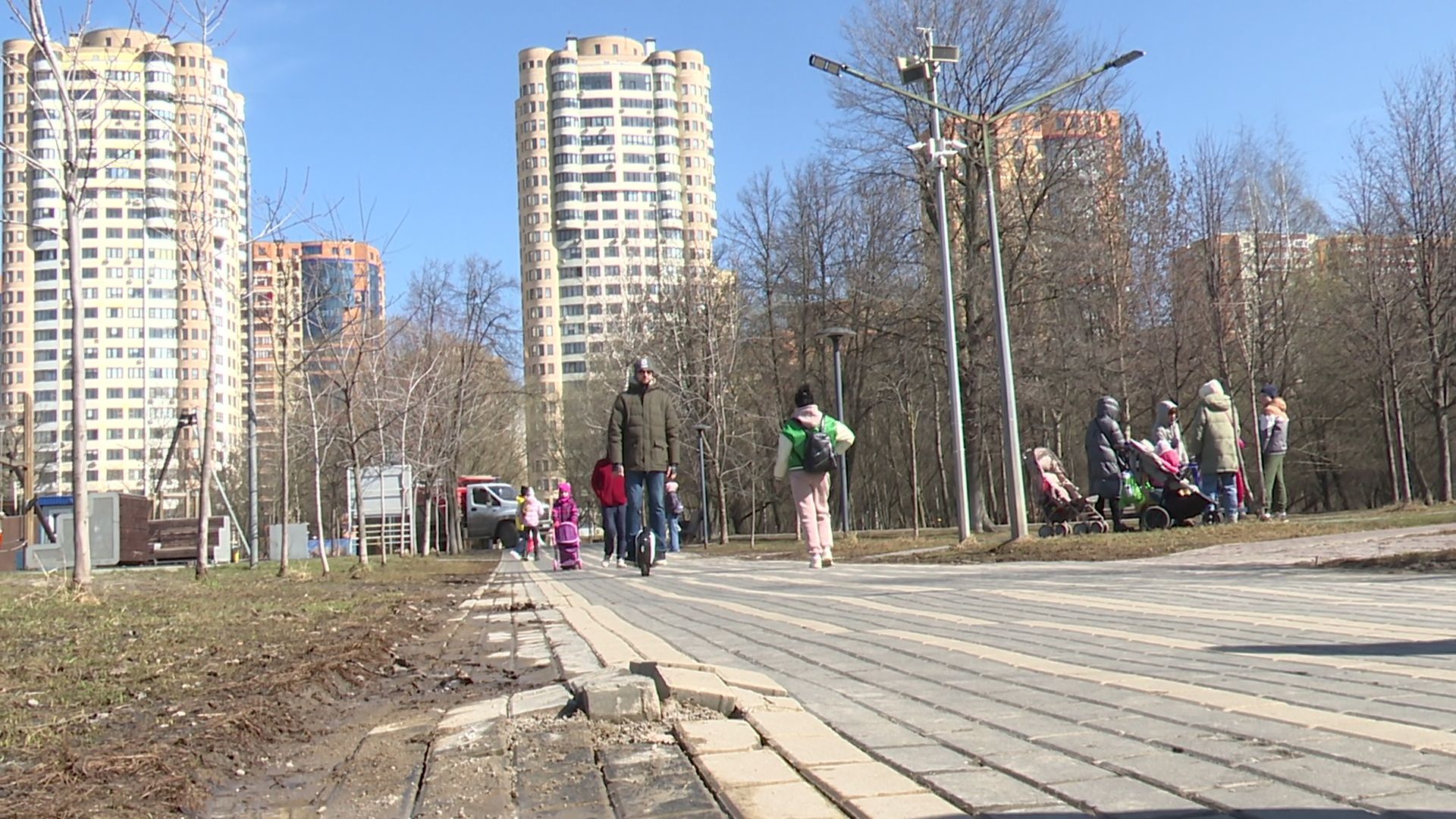 Реутов, парки, благоустройсво, уборка города, субботник, чистим, моем,