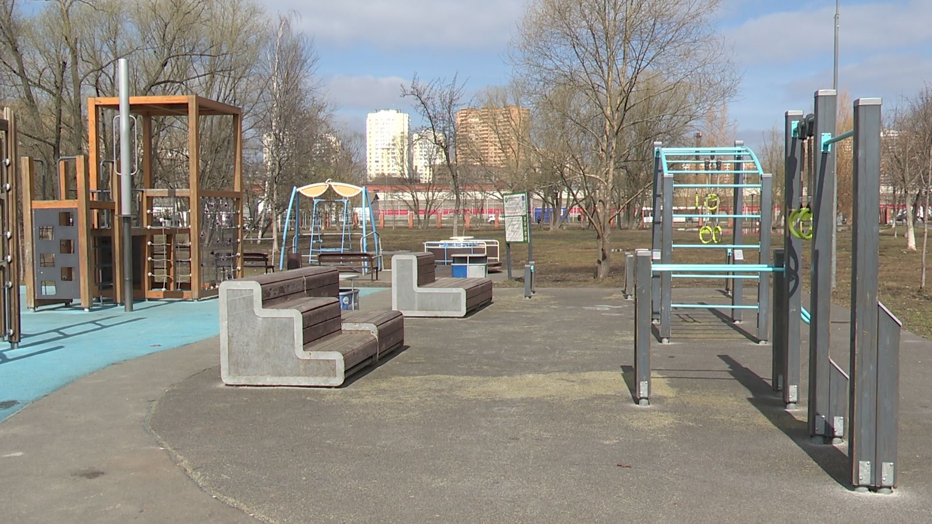 Реутов, парки, благоустройсво, уборка города, субботник, чистим, моем,