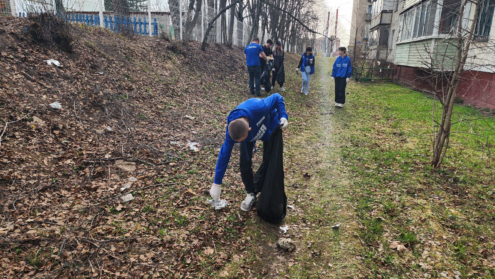 кашира, молодая гвардия, волонтеры, уборка, субботник, мусор, кашира-3,