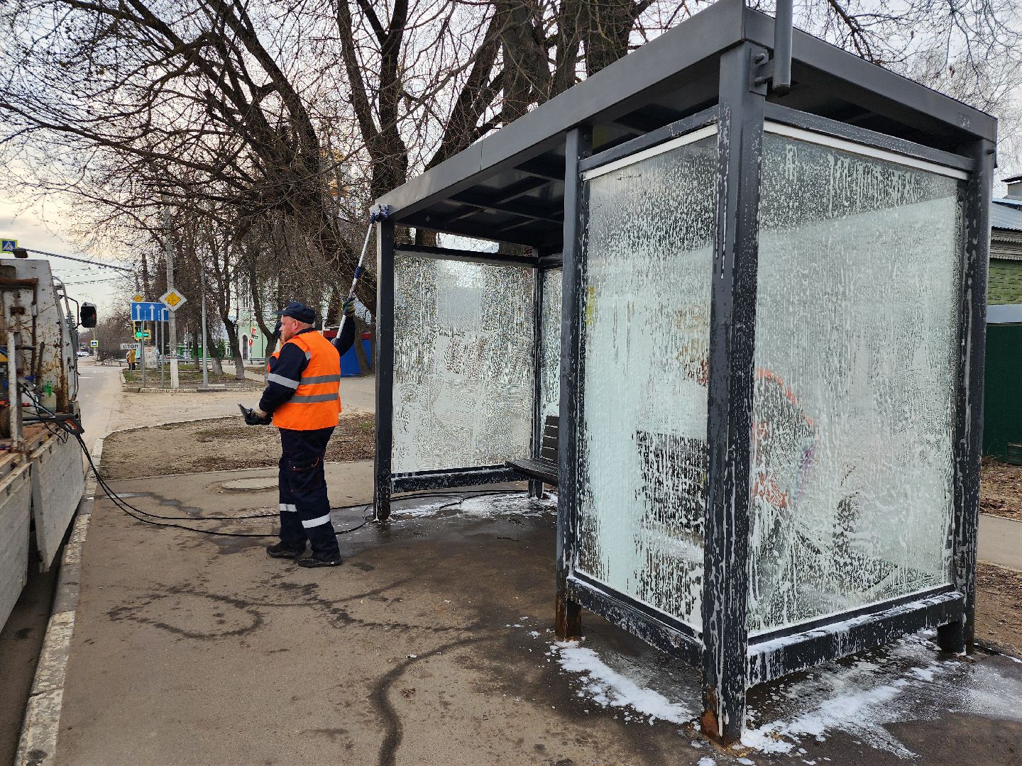 коммунальные службы, уборка, остановочный павильон, Старая Купавна, Богородский городской округ,