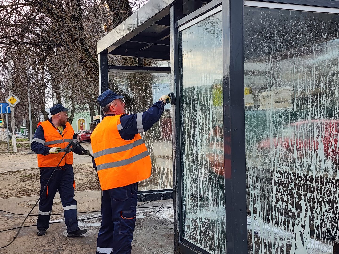 коммунальные службы, уборка, остановочный павильон, Старая Купавна, Богородский городской округ,