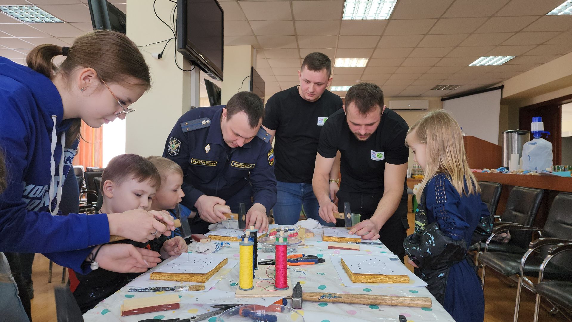 красногорск, сбор гуманитарной помощи, судебные приставы, мастер класс, волонтеры, доброе дело,