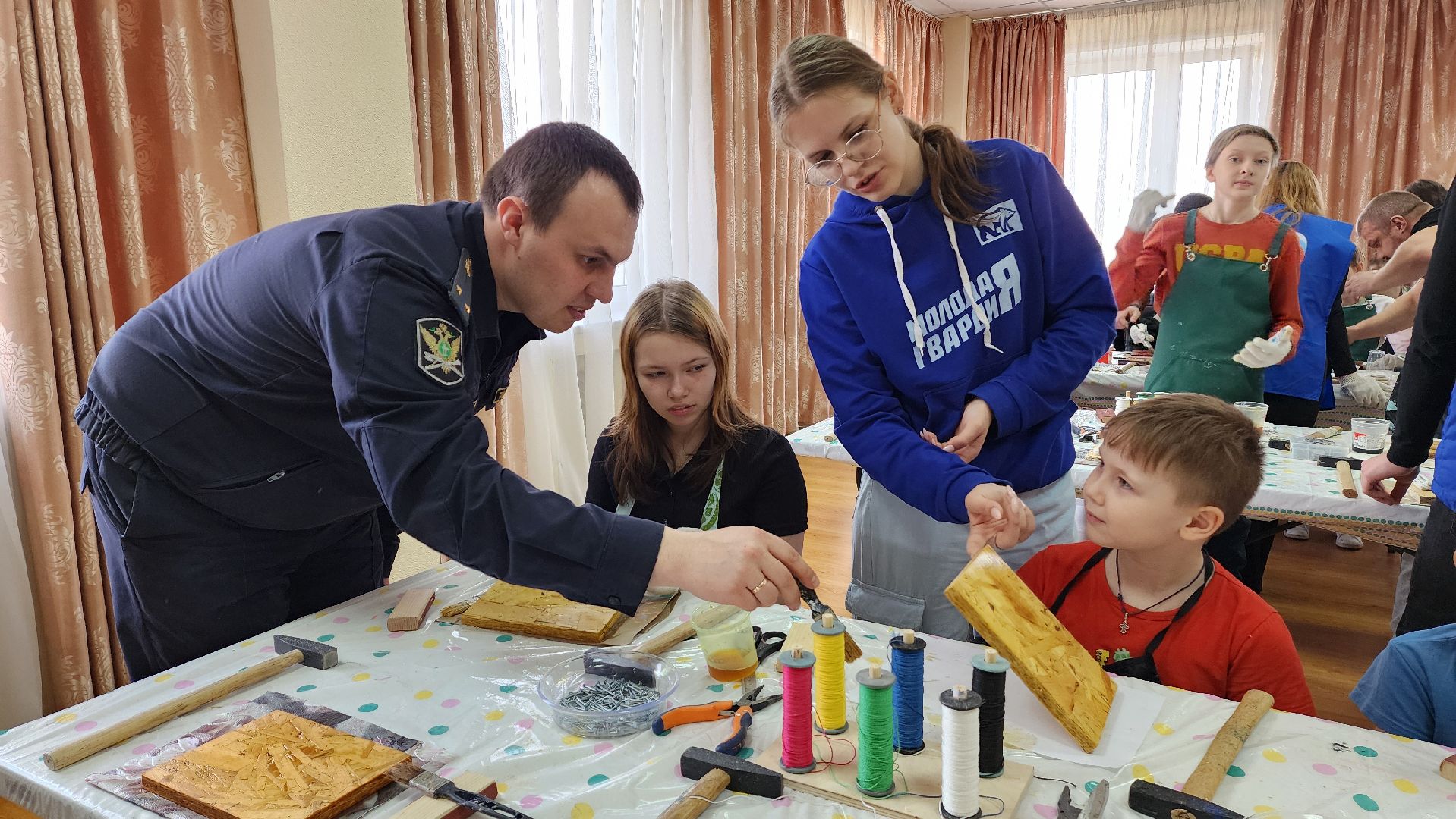 красногорск, сбор гуманитарной помощи, судебные приставы, мастер класс, волонтеры, доброе дело,