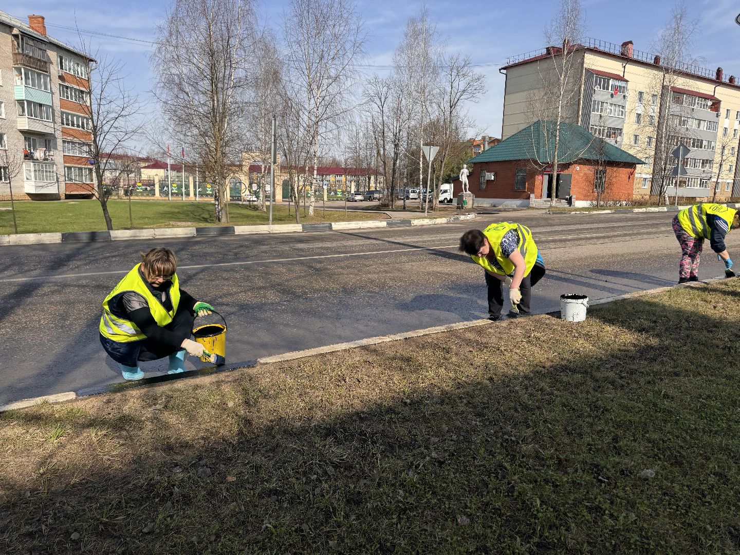 покраска, коммунальная служба, шаховская, бордюр,