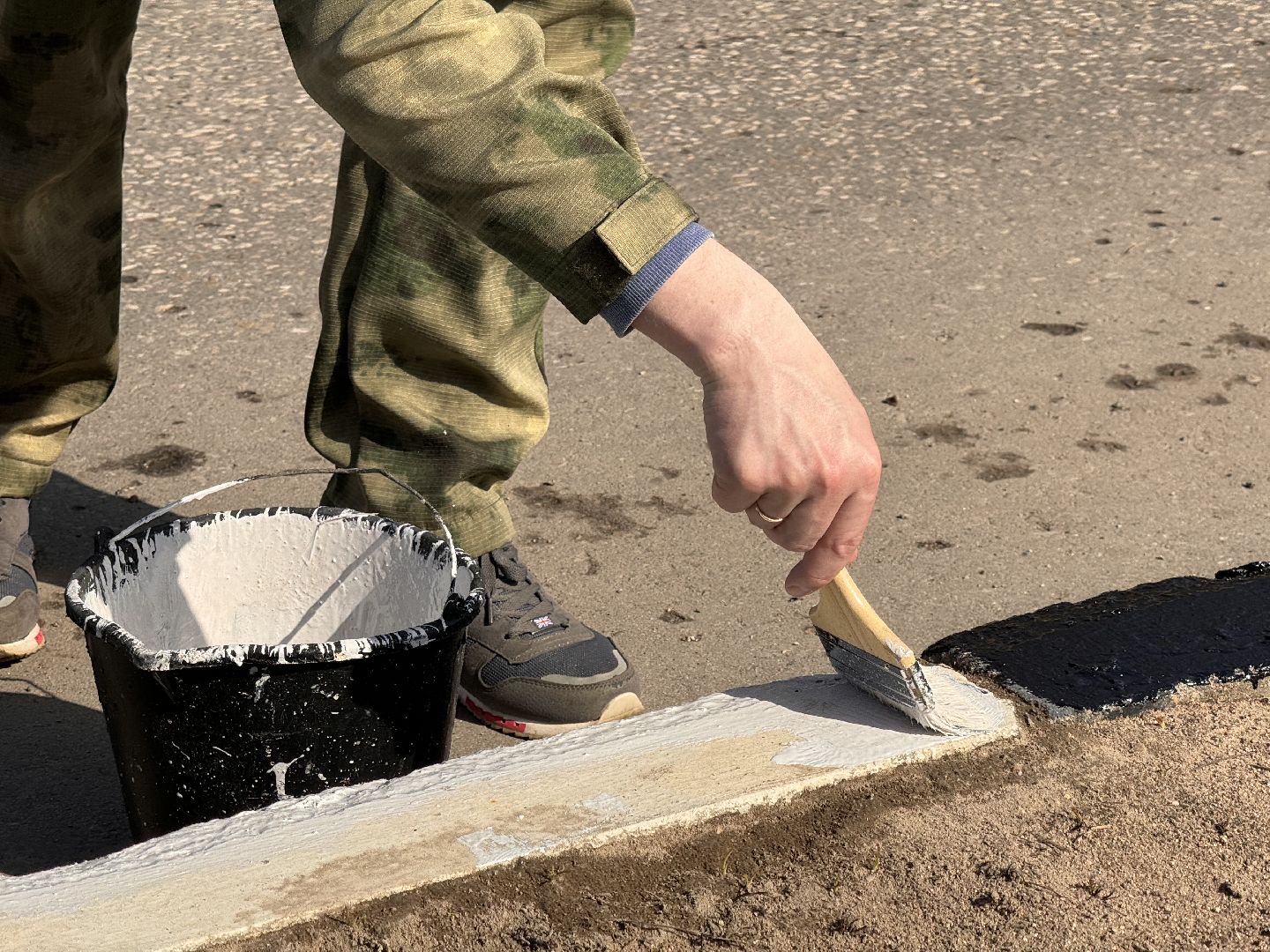 покраска, коммунальная служба, шаховская, бордюр,